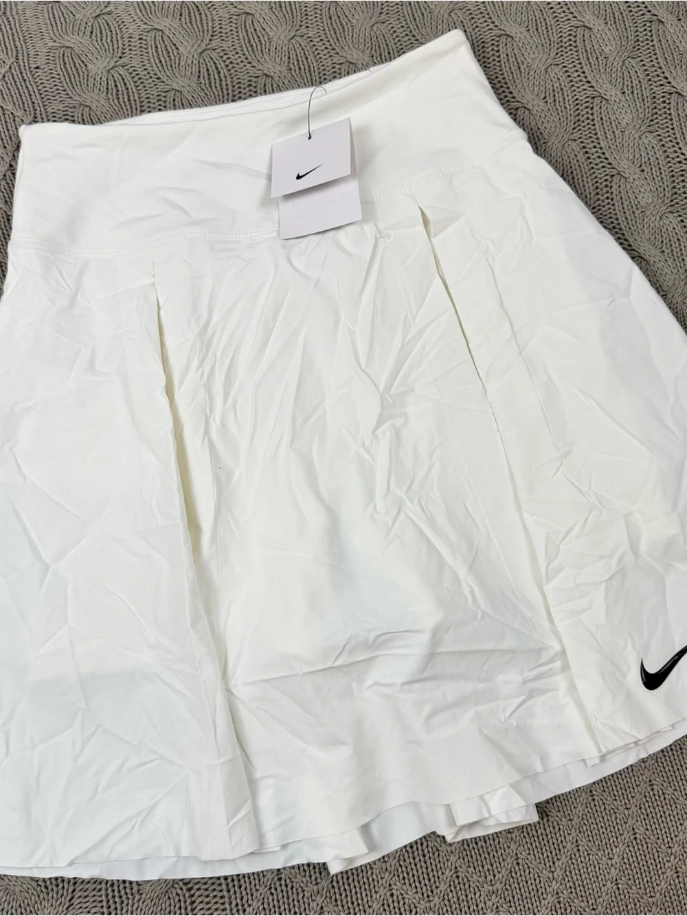 Nike White Pleated Golf/Tennis Skort with Black Swoosh XS - Picture 4 of 13